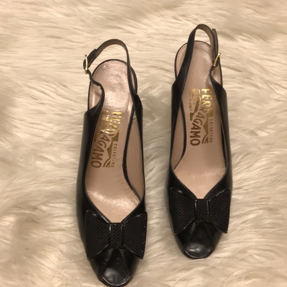 Ferragamo Black bowtie heel - Picture 1 of 7